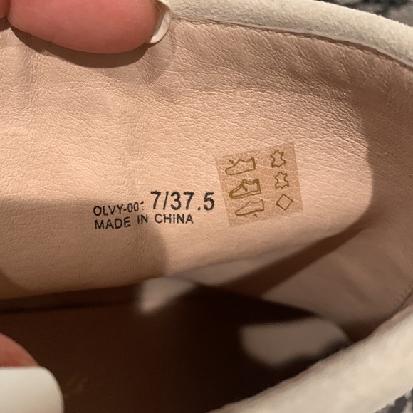 NWOT 24 Gold booties - Picture 6 of 6